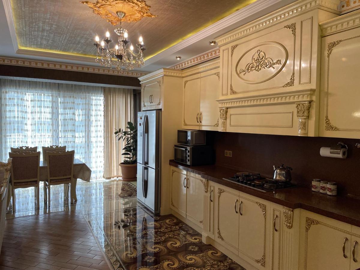 Park Azure Louvre Apartment Баку Екстериор снимка