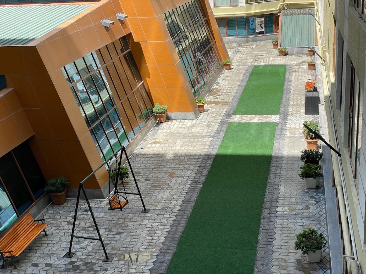 Park Azure Louvre Apartment Баку Екстериор снимка
