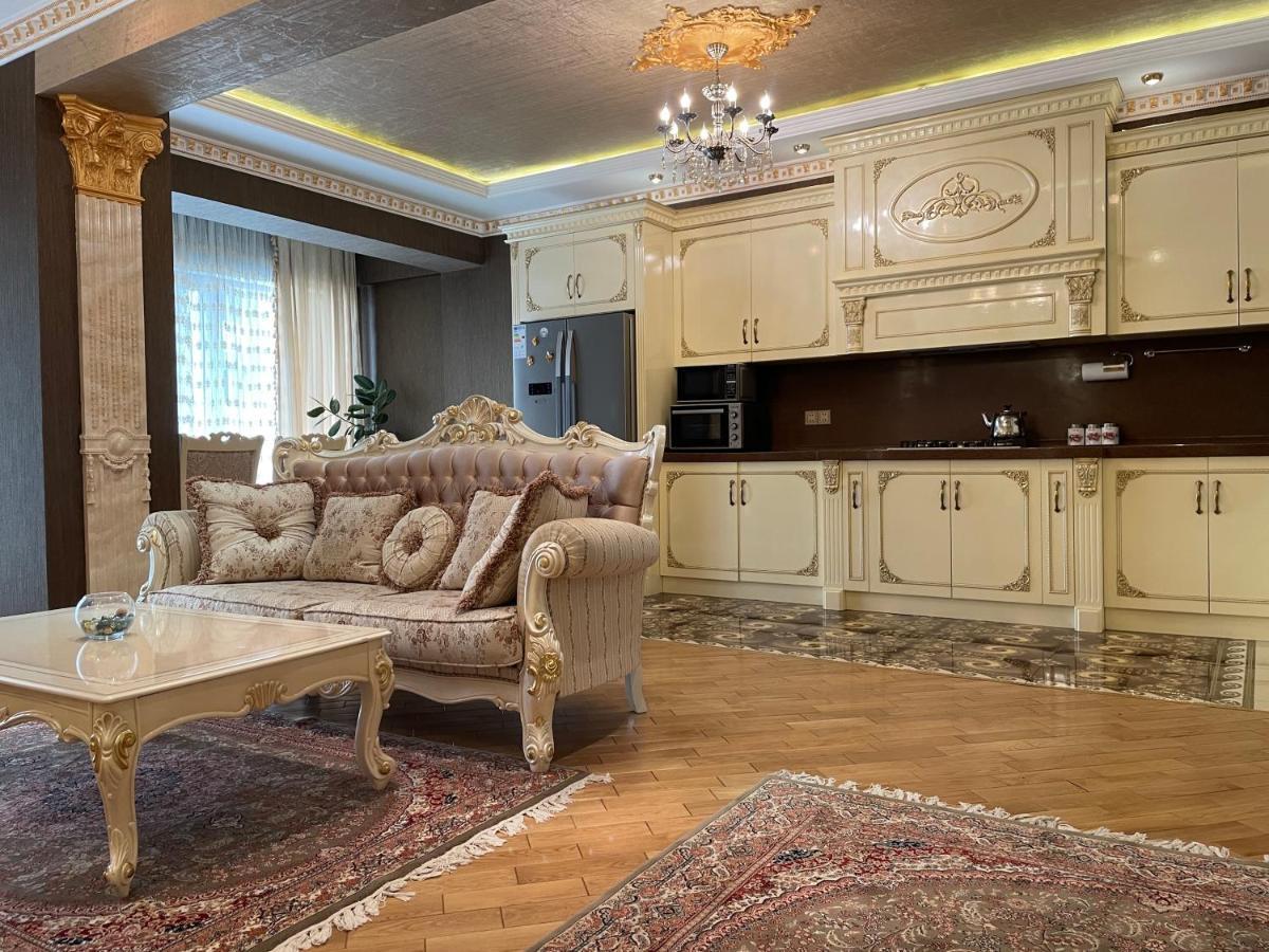 Park Azure Louvre Apartment Баку Екстериор снимка